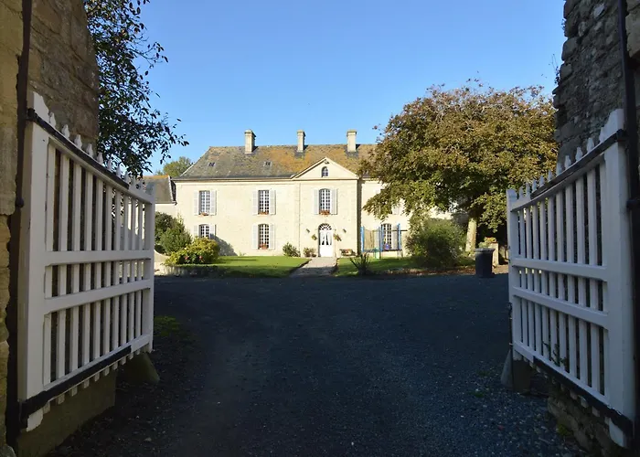 In Saint-clement Near The Sea بيت للعطل